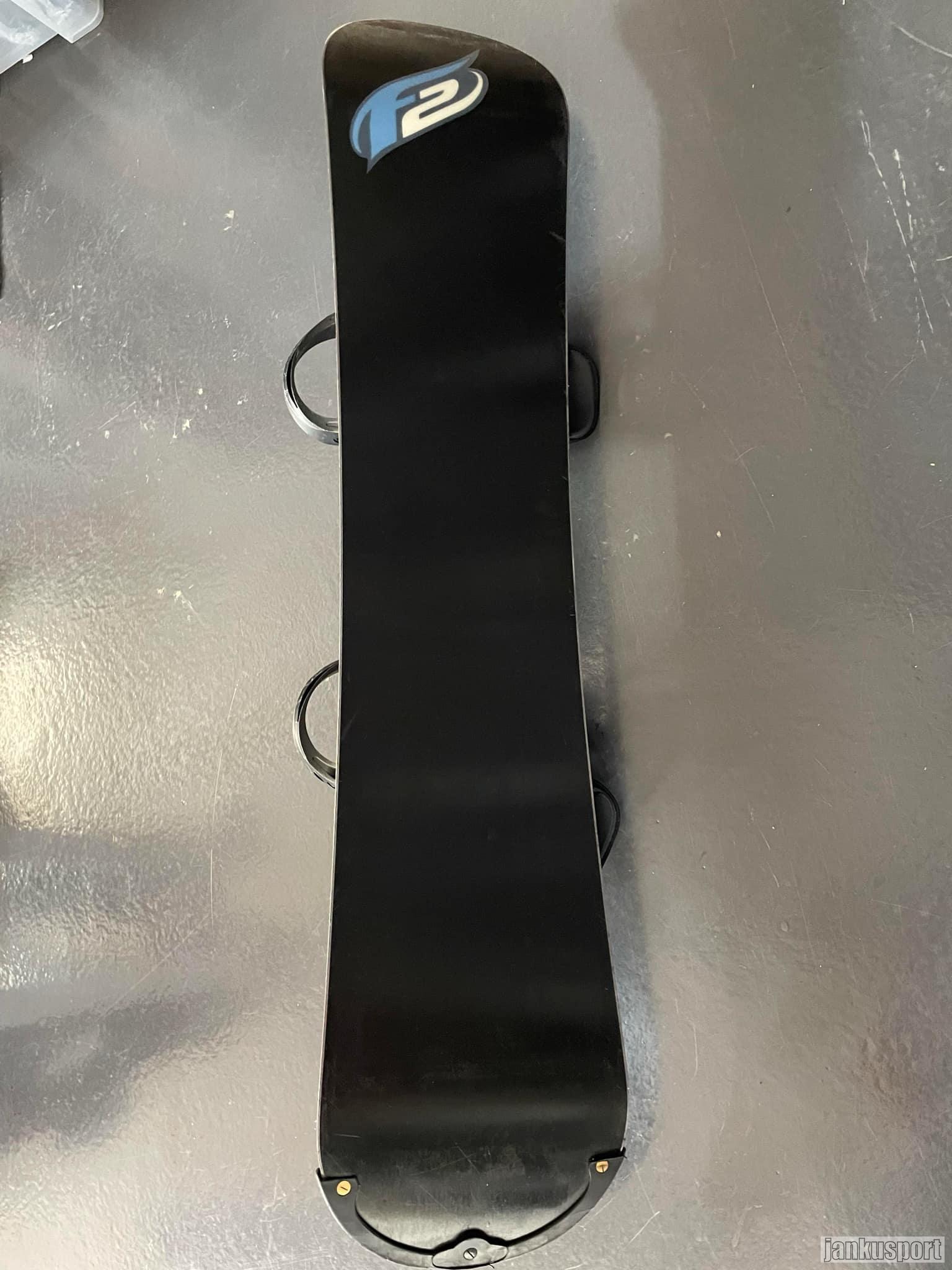 Snowboard F2 délka 118cm po servisu vázání S/M