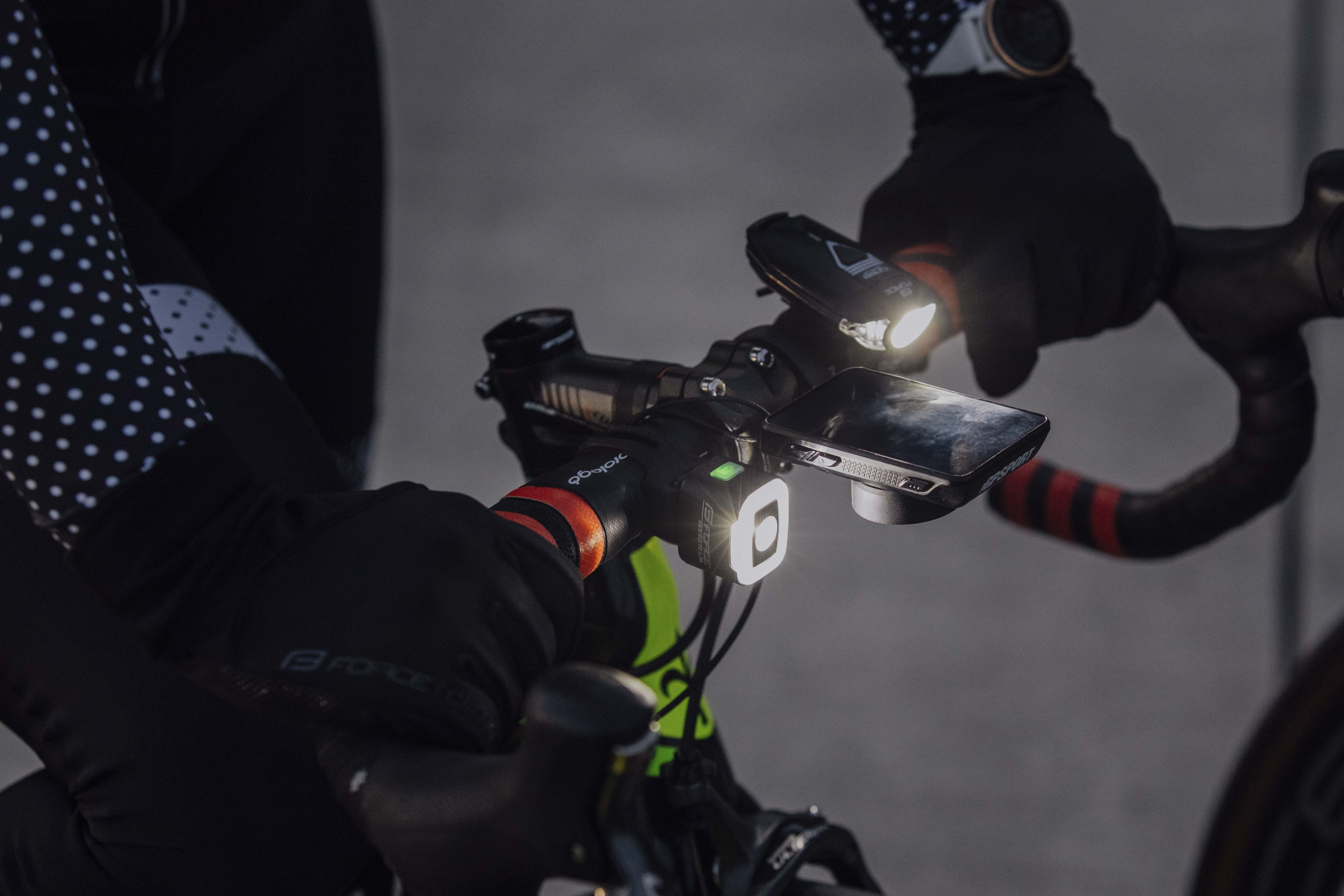 světlo přední FORCE CASS 300LM USB, černé