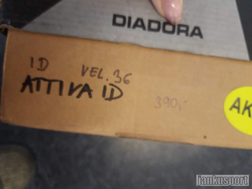 Sálovky Diadora Attiva ID